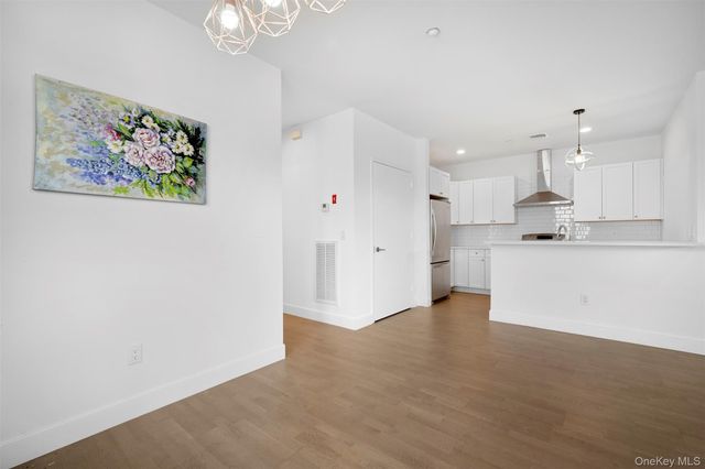 401 Breton Way, Glen Cove, NY 11542