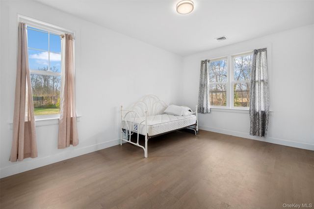 401 Breton Way, Glen Cove, NY 11542