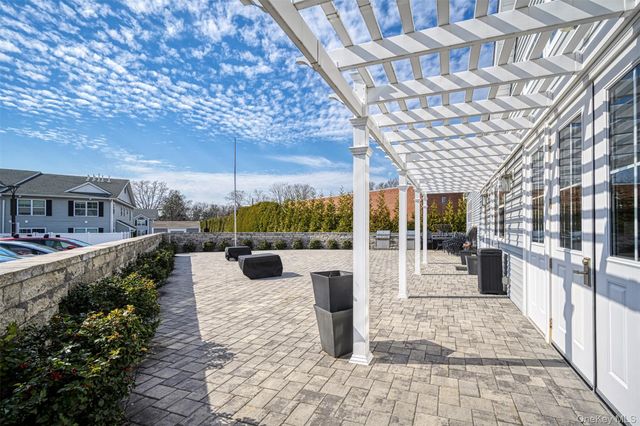 401 Breton Way, Glen Cove, NY 11542