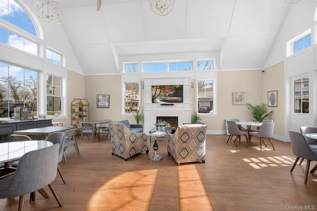 401 Breton Way, Glen Cove, NY 11542