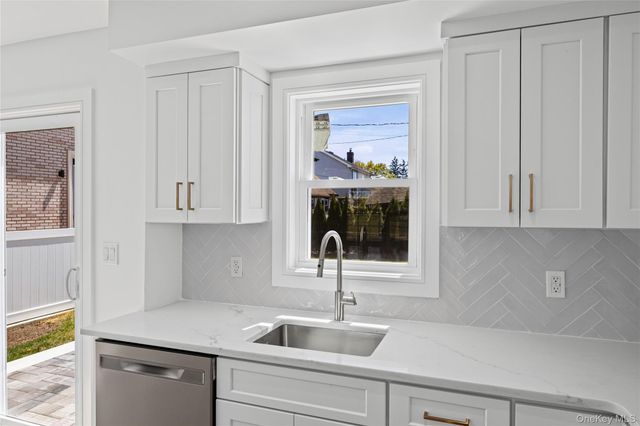 206 Devonshire Drive, New Hyde Park, NY 11040