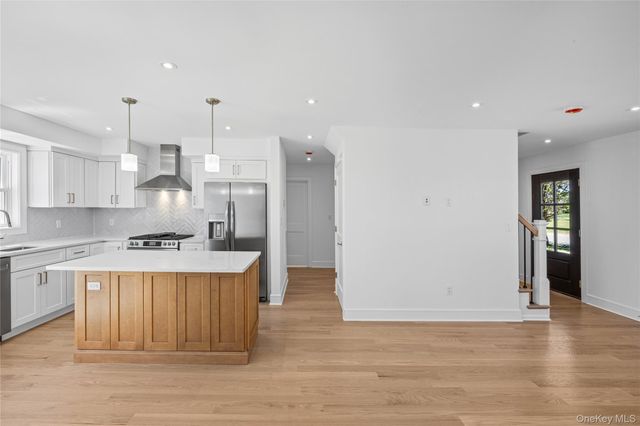 206 Devonshire Drive, New Hyde Park, NY 11040