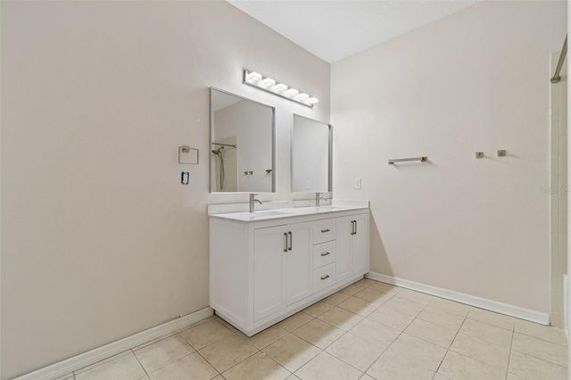 3566 HIGH HAMPTON CIRCLE, Tampa, FL 33610