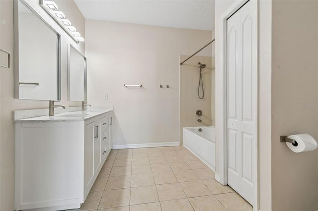 3566 HIGH HAMPTON CIRCLE, Tampa, FL 33610