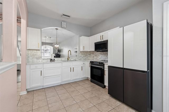 3566 HIGH HAMPTON CIRCLE, Tampa, FL 33610