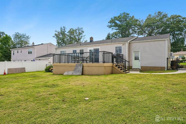 12 Woodland Road, Jamesburg, NJ 08831