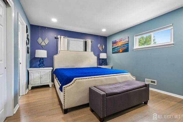 12 Woodland Road, Jamesburg, NJ 08831