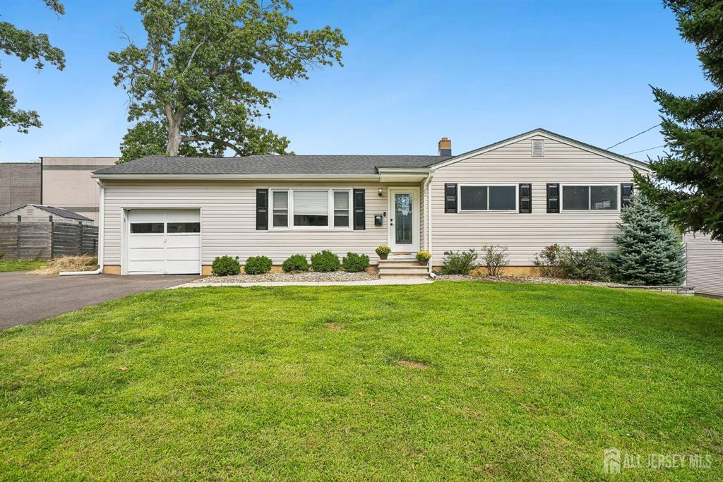 12 Woodland Road, Jamesburg, NJ 08831