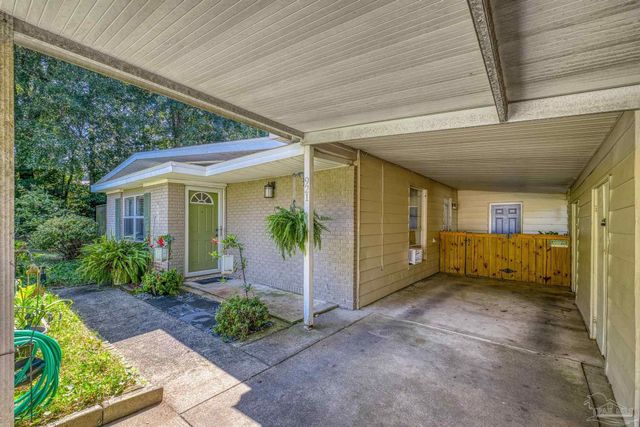 921 Lagoon Dr, Pensacola, FL 32505