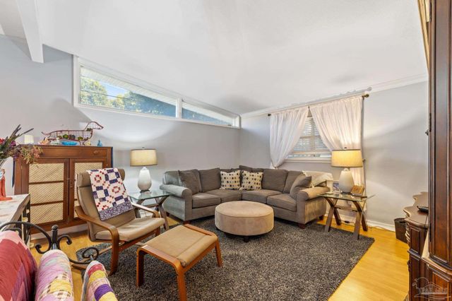 921 Lagoon Dr, Pensacola, FL 32505