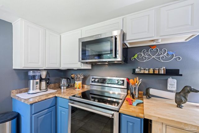 921 Lagoon Dr, Pensacola, FL 32505