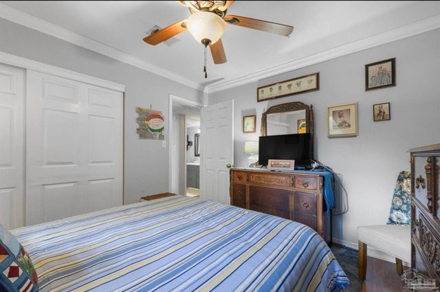 921 Lagoon Dr, Pensacola, FL 32505