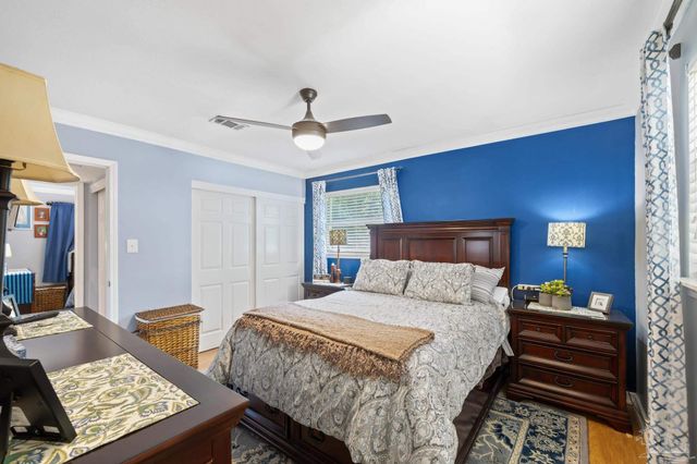 921 Lagoon Dr, Pensacola, FL 32505