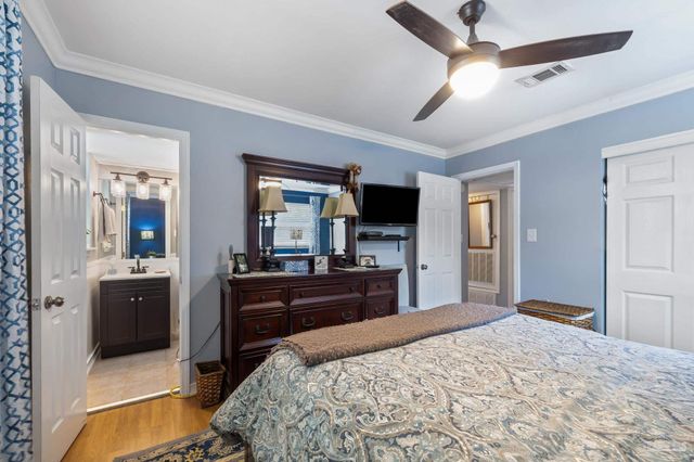 921 Lagoon Dr, Pensacola, FL 32505