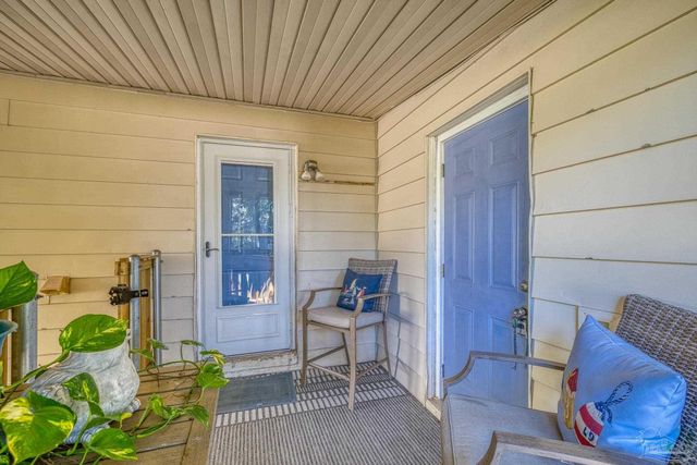 921 Lagoon Dr, Pensacola, FL 32505