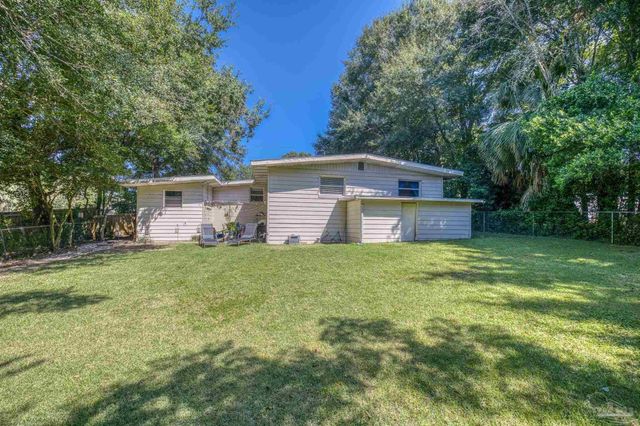 921 Lagoon Dr, Pensacola, FL 32505