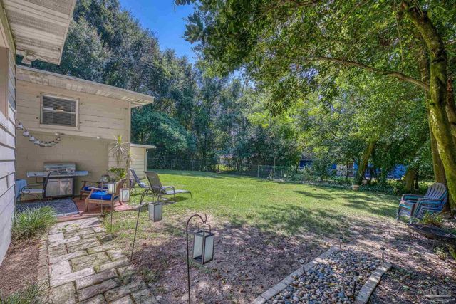 921 Lagoon Dr, Pensacola, FL 32505