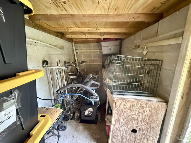 921 Lagoon Dr, Pensacola, FL 32505