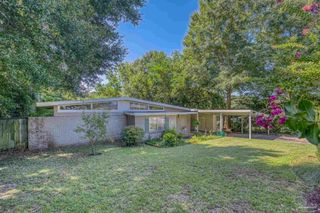 921 Lagoon Dr, Pensacola, FL 32505