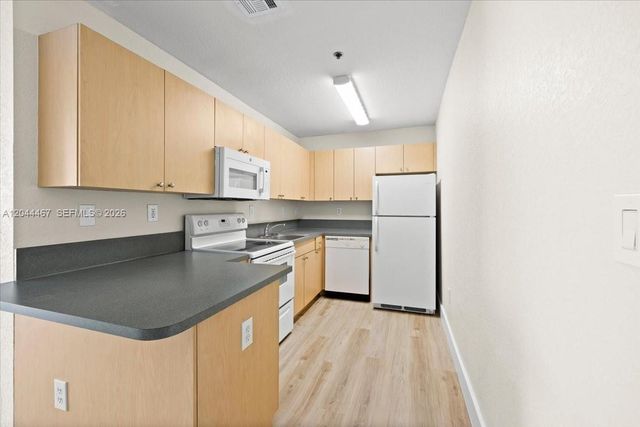 437 SW 7th Street 201, Miami, FL 33130