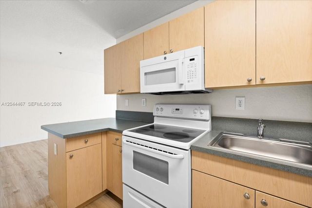 437 SW 7th Street 201, Miami, FL 33130