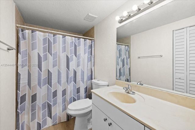 437 SW 7th Street 201, Miami, FL 33130