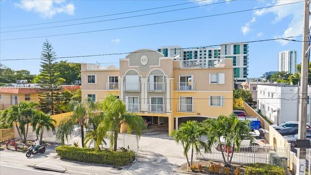 437 SW 7th Street 201, Miami, FL 33130