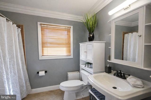 96 LAKEDALE DR, Lawrenceville, NJ 08648