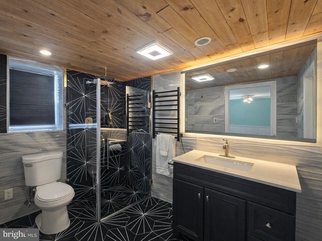 96 LAKEDALE DR, Lawrenceville, NJ 08648