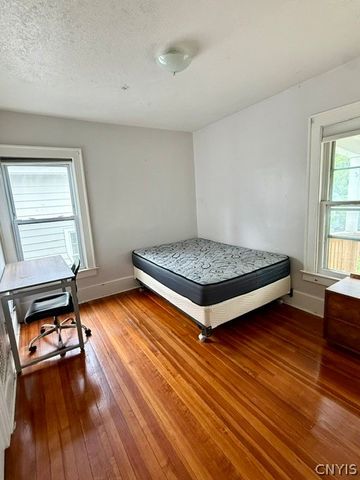 709 Clarendon Street 11, Syracuse, NY 13210