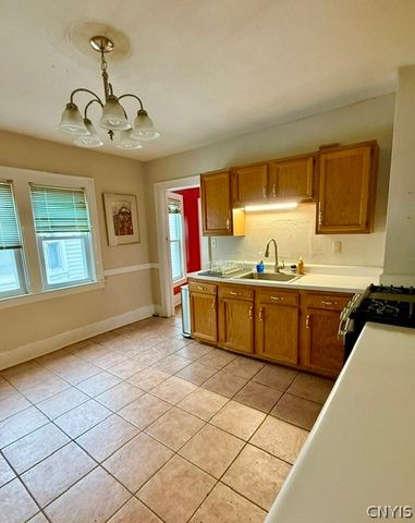 709 Clarendon Street 11, Syracuse, NY 13210