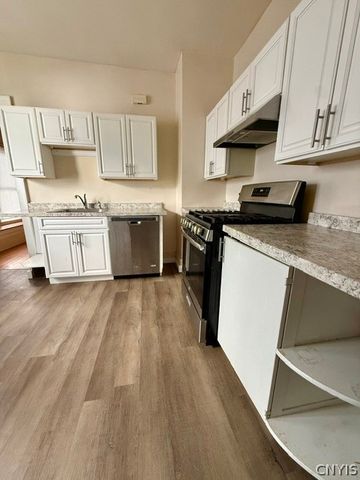 709 Clarendon Street 11, Syracuse, NY 13210