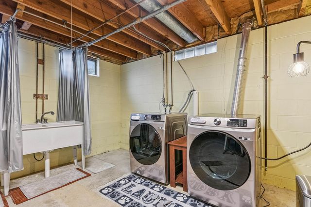 2624 Manor Street, Waterloo, IA 50702