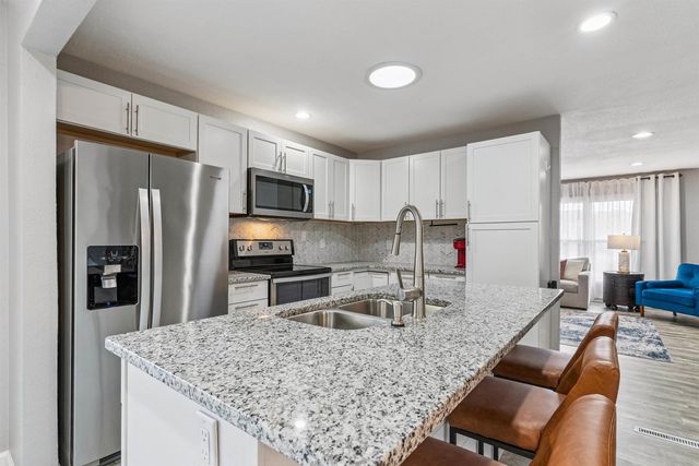 2624 Manor Street, Waterloo, IA 50702