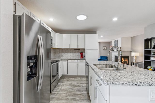 2624 Manor Street, Waterloo, IA 50702