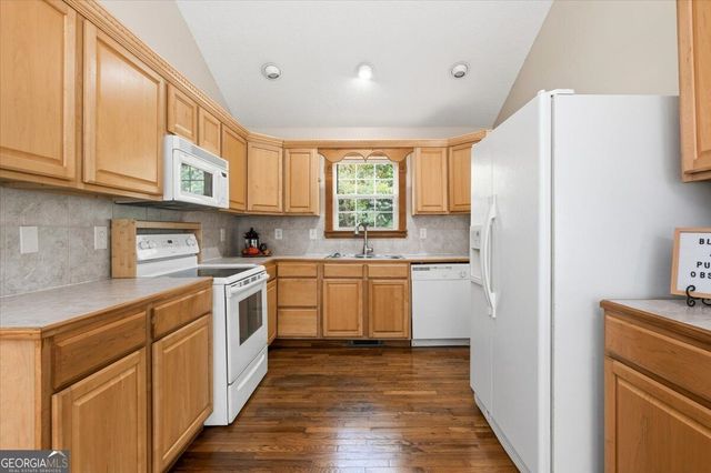 241 Graystone Pointe Drive, Macon, GA 31211