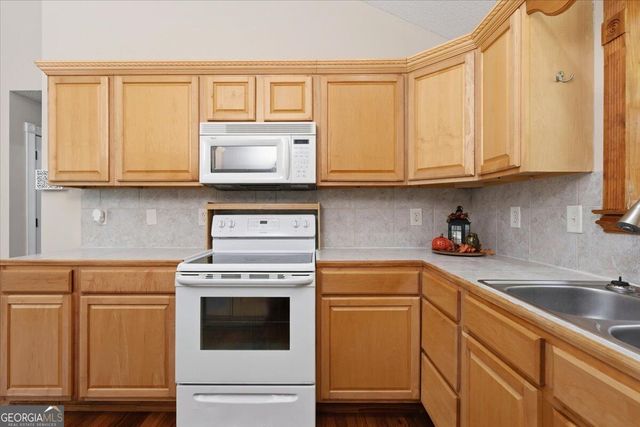 241 Graystone Pointe Drive, Macon, GA 31211