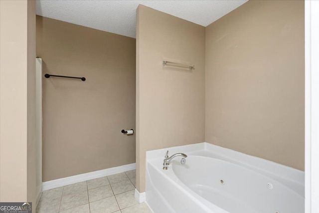 241 Graystone Pointe Drive, Macon, GA 31211