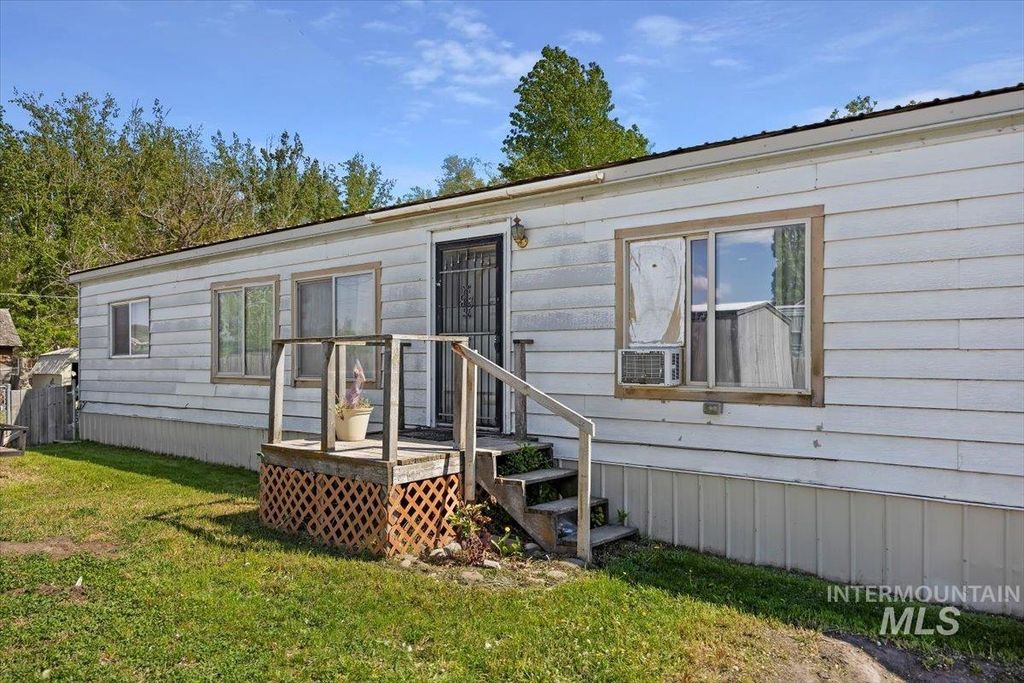 428 N 1st St. E, Paul, ID 83347