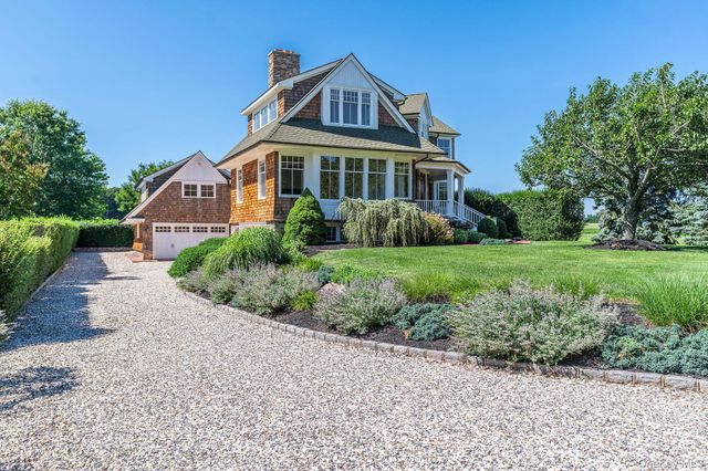 118 Peconic Bay Boulevard, Aquebogue, NY 11931