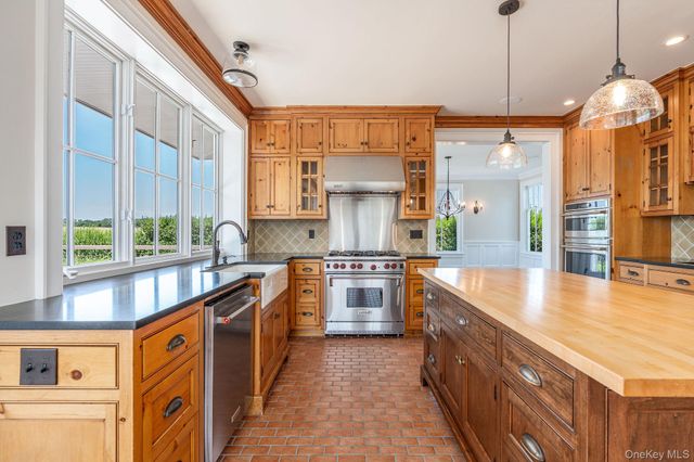 118 Peconic Bay Boulevard, Aquebogue, NY 11931