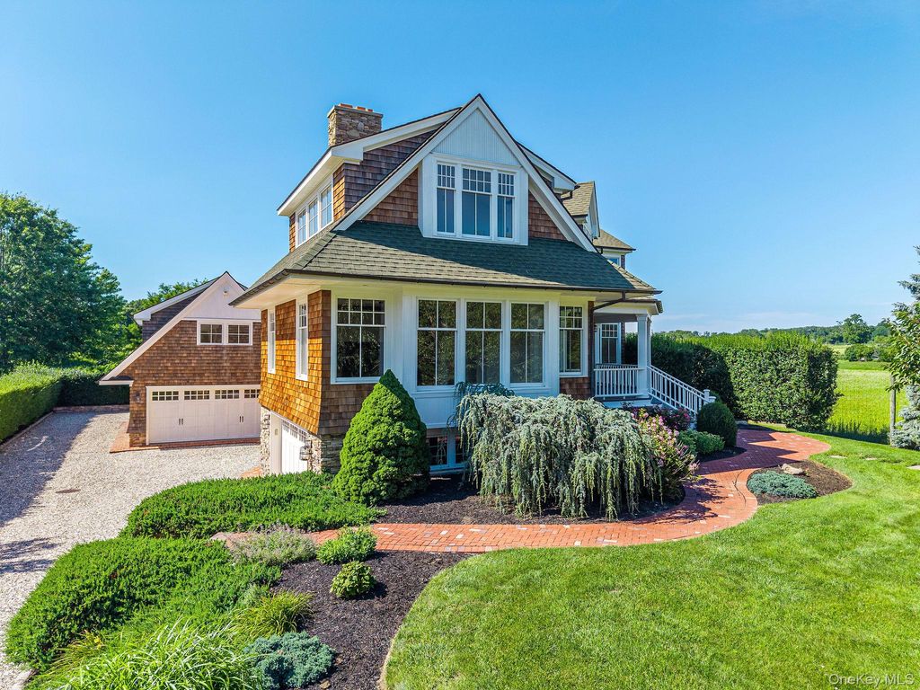 118 Peconic Bay Boulevard, Aquebogue, NY 11931