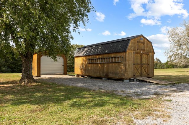 245 Henslee Rd, Shelbyville, TN 37160