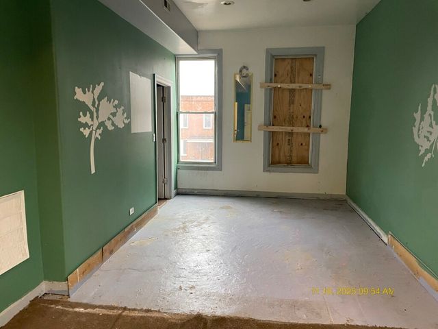 7356 S Champlain Avenue, Chicago, IL 60619