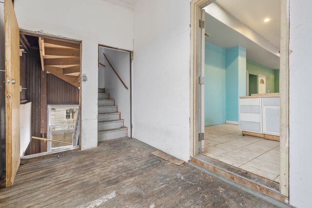 7356 S Champlain Avenue, Chicago, IL 60619