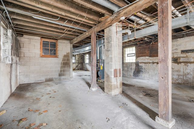 7356 S Champlain Avenue, Chicago, IL 60619