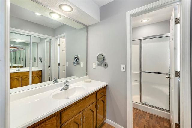 1732 SE Silkwood Court, Lee's Summit, MO 64063