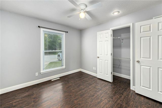 1732 SE Silkwood Court, Lee's Summit, MO 64063