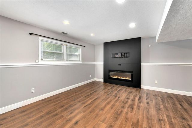 1732 SE Silkwood Court, Lee's Summit, MO 64063