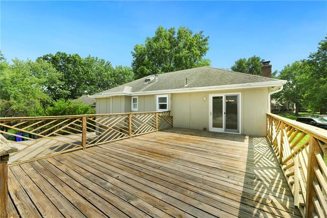 1732 SE Silkwood Court, Lee's Summit, MO 64063